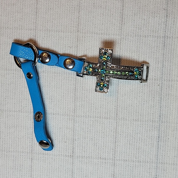 Cross Bracelet, multiple color straps - Picture 2 of 9